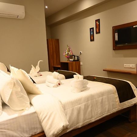 Neel Clarks Inn Express アーグラ エクステリア 写真