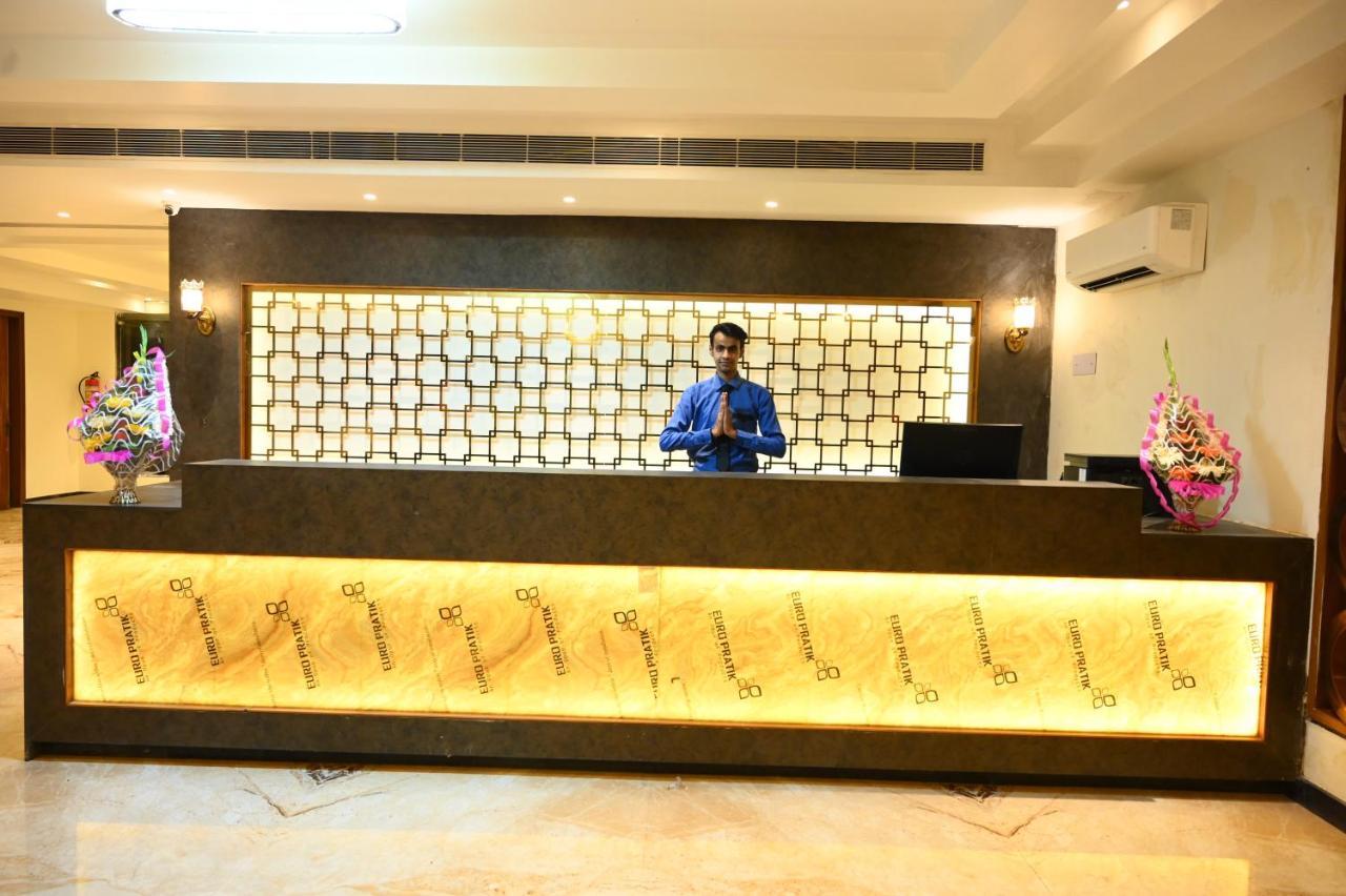 Neel Clarks Inn Express アーグラ エクステリア 写真
