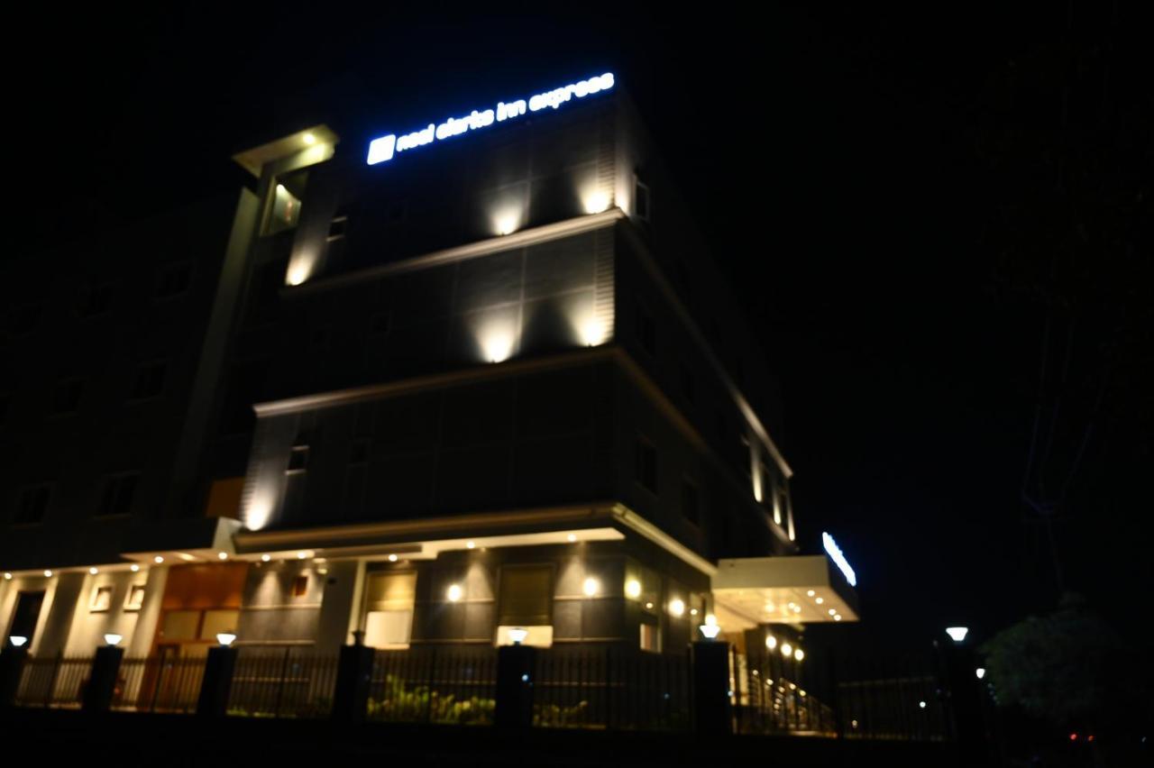 Neel Clarks Inn Express アーグラ エクステリア 写真