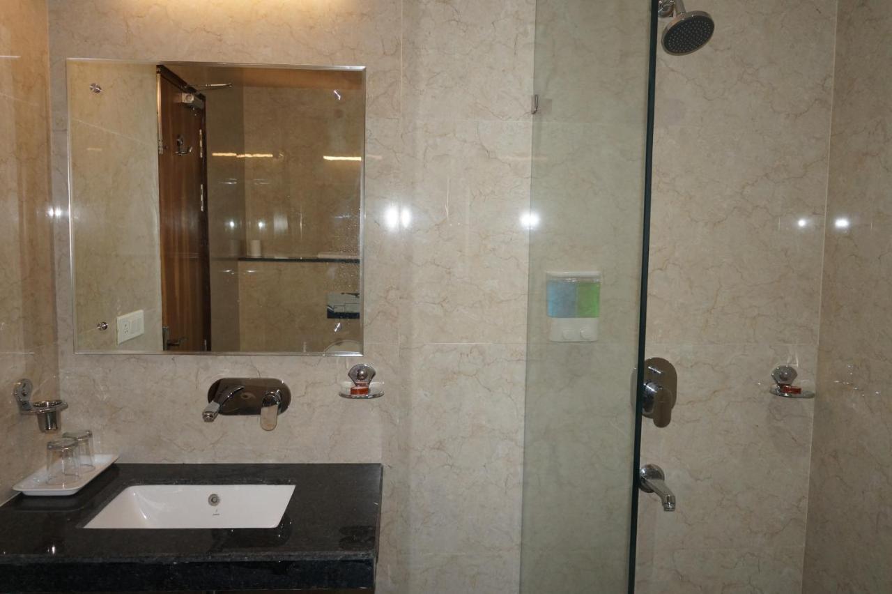 Neel Clarks Inn Express アーグラ エクステリア 写真